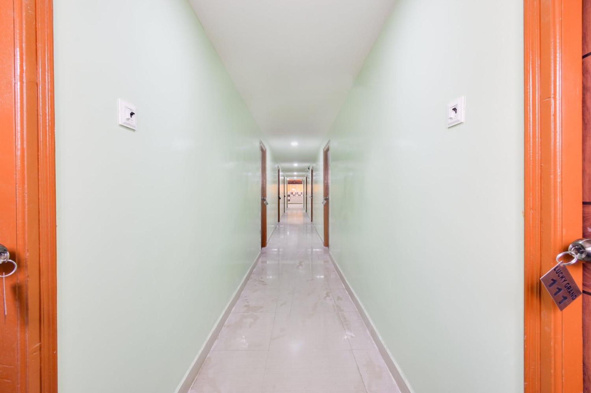 Hotel O Lucky Grand Hyderabad Ngoại thất bức ảnh