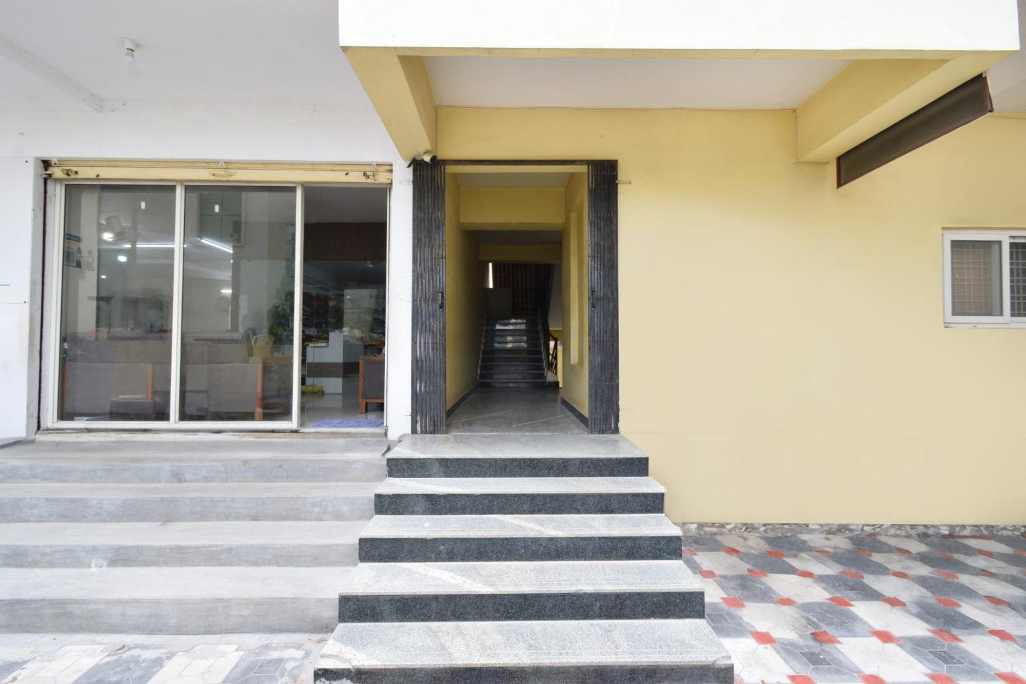 Hotel O Lucky Grand Hyderabad Ngoại thất bức ảnh